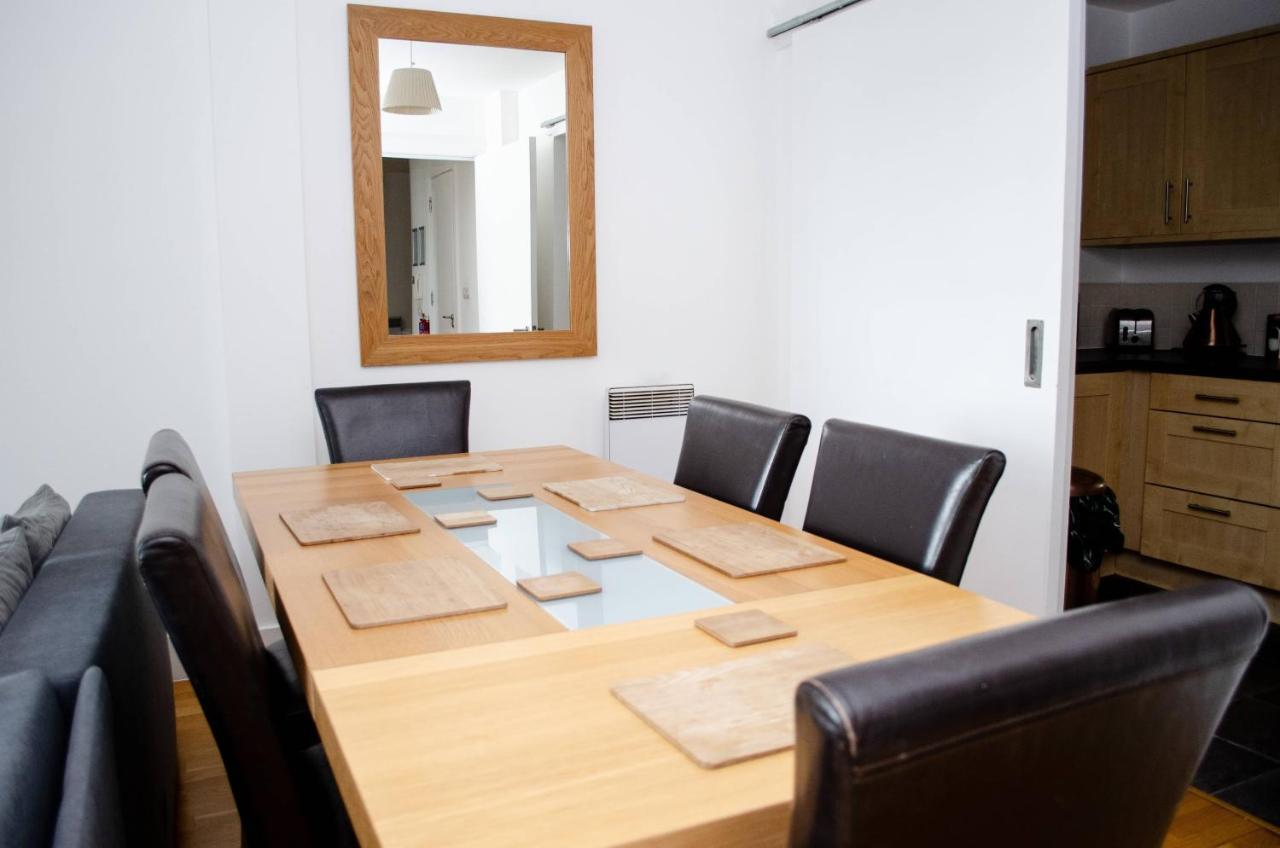 Serviced Apartment In Liverpool City Centre - Free Parking - Balcony - By Happy Days ภายนอก รูปภาพ