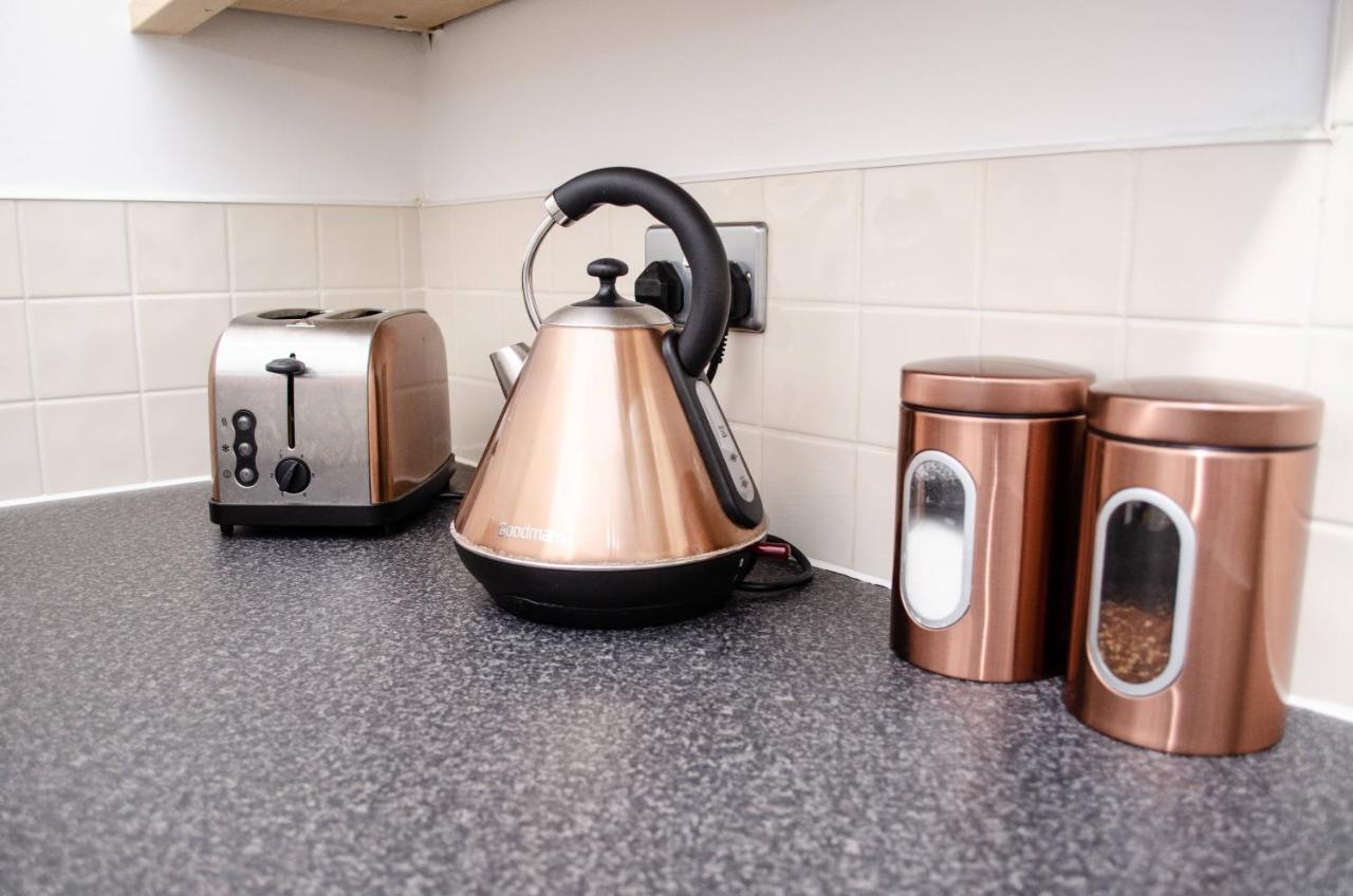 Serviced Apartment In Liverpool City Centre - Free Parking - Balcony - By Happy Days ภายนอก รูปภาพ